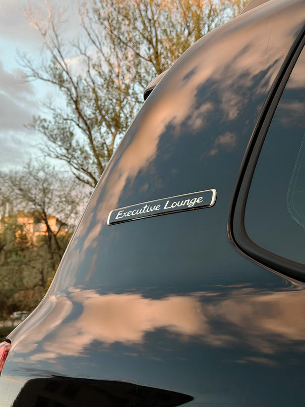 TOYOTA Land Cruiser 200